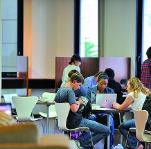 長崎外国語大学