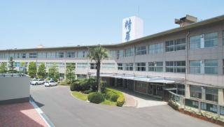 精華女子短期大学