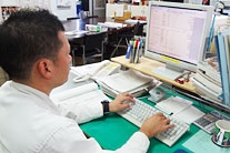 海洋博公園・植物管理チーム（熱帯ドリームセンター担当） 仲松　辰弥