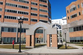 クインシィ・カレッジ 